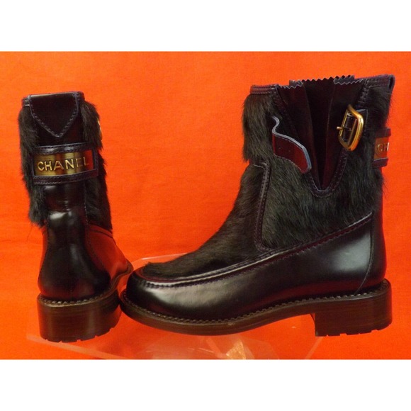 NIB CHANEL NAVY BLUE LEATHER REAL FUR PLATED BELTED BUCKLE BOOTS 37.5 7 $2K - Picture 8 of 12